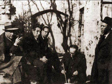 Machado hacia el